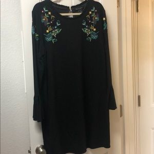 Black stretch dress with embroidery